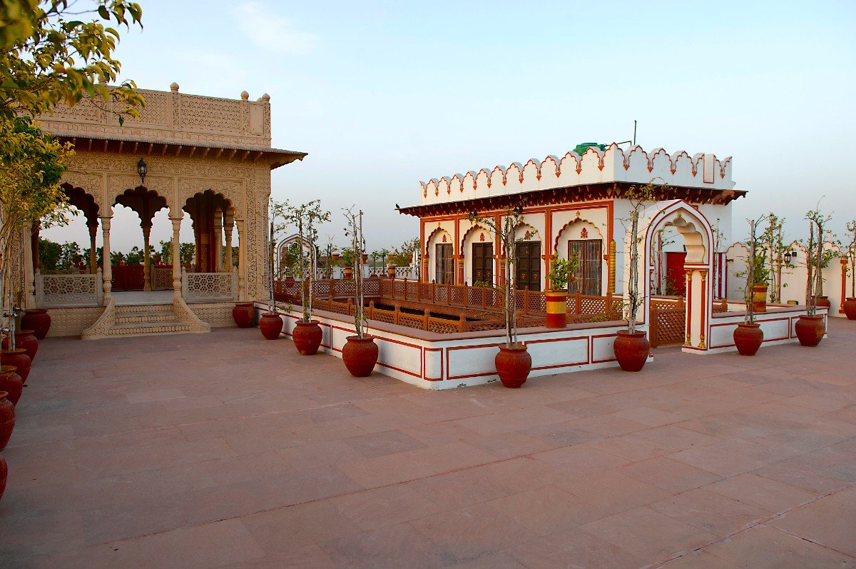 Rooftop baradari