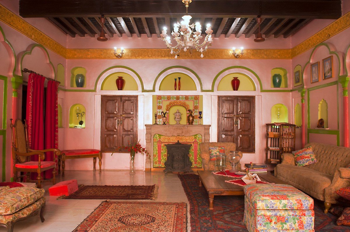 Dining and lounge at Shikwa Haveli